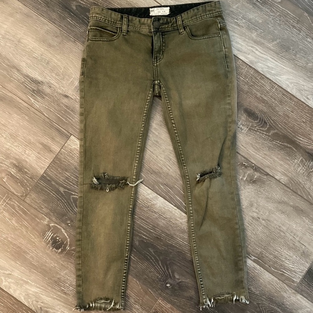 Free People Skinny Jeans Rare Olive Green Distressed Raw Hem Cropped Size 26
